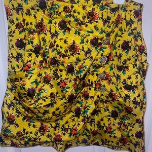 This beautiful Zara skirt is perfect for any occasion. Multi color.